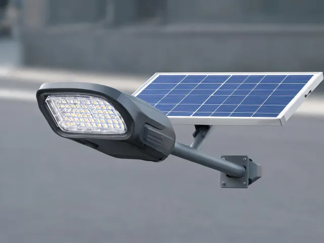 Solar street luminaire optical assembly